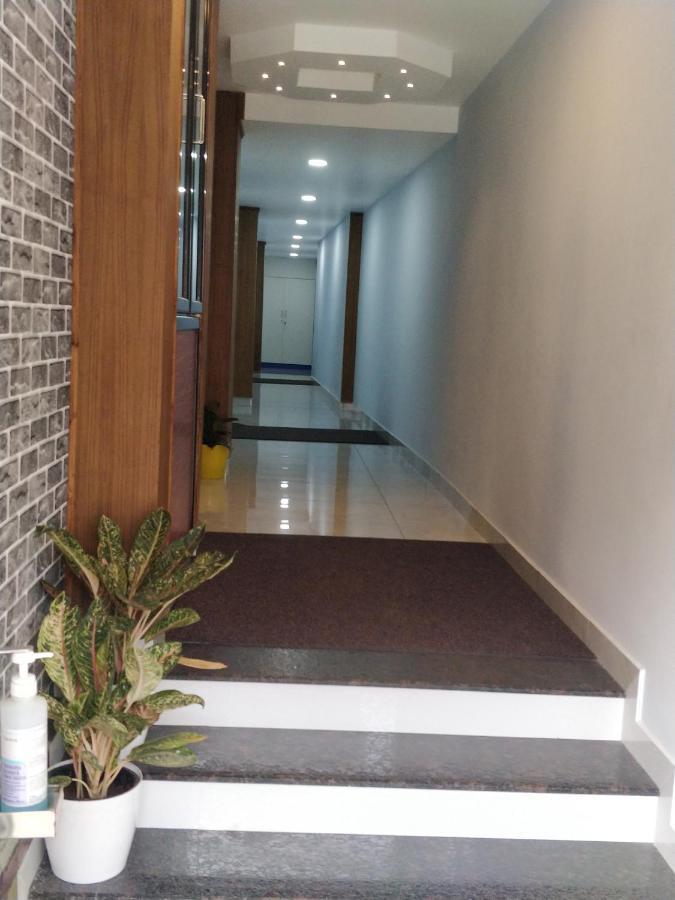 Majestic Inn Thiruvananthapuram Ngoại thất bức ảnh