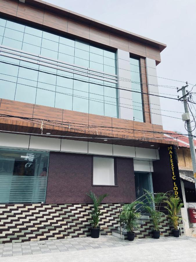 Majestic Inn Thiruvananthapuram Ngoại thất bức ảnh