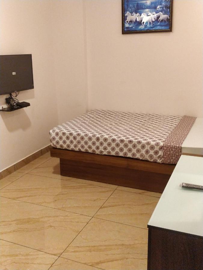 Majestic Inn Thiruvananthapuram Ngoại thất bức ảnh
