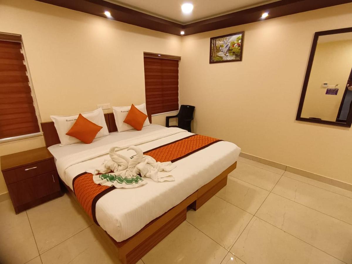 Majestic Inn Thiruvananthapuram Ngoại thất bức ảnh
