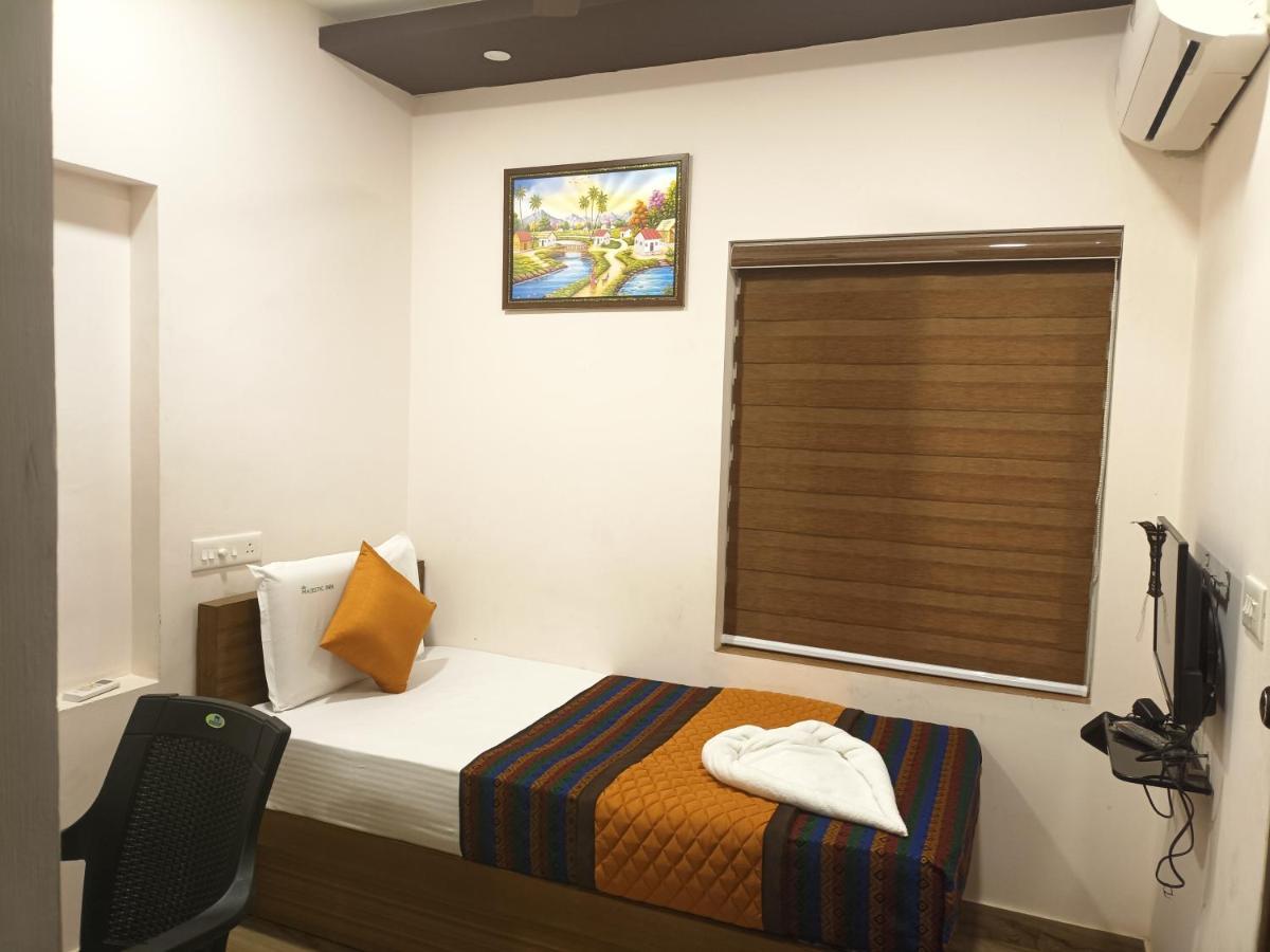 Majestic Inn Thiruvananthapuram Ngoại thất bức ảnh