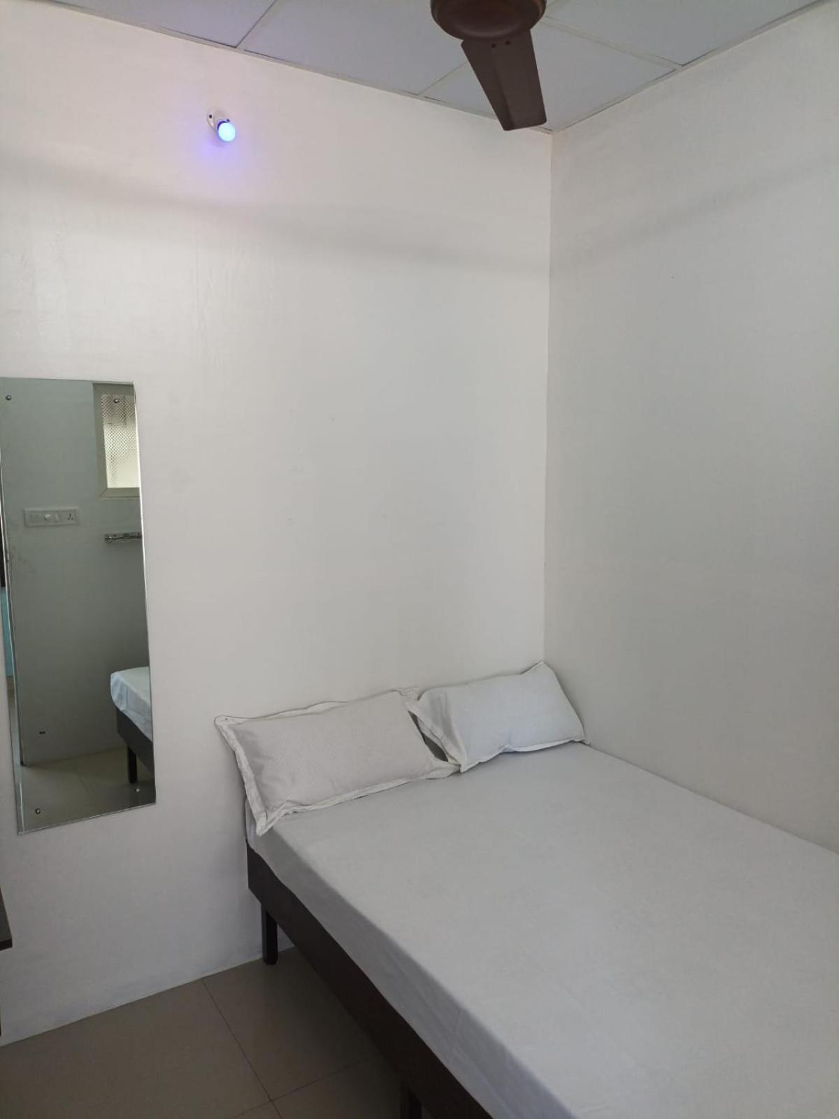 Majestic Inn Thiruvananthapuram Ngoại thất bức ảnh
