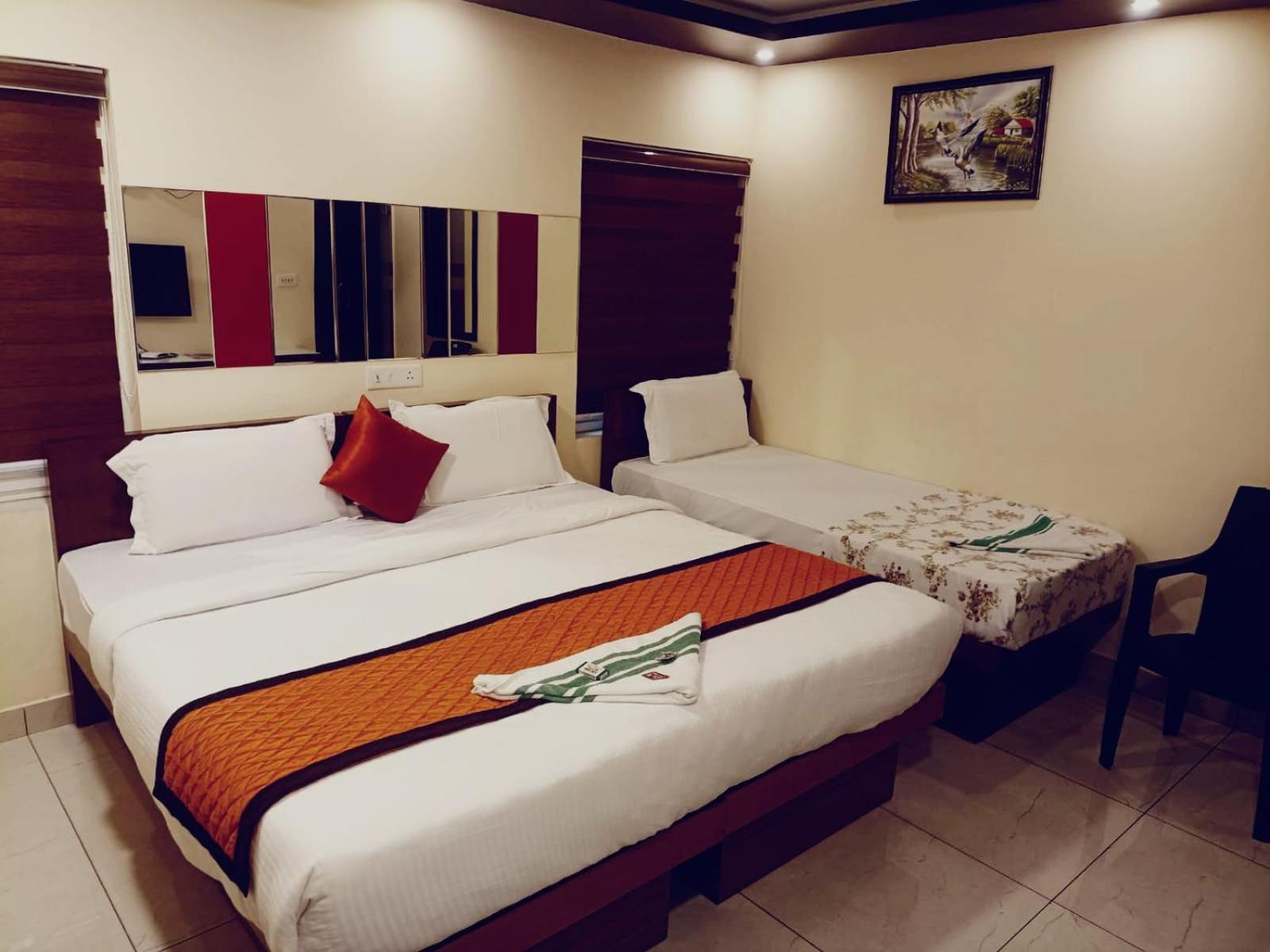 Majestic Inn Thiruvananthapuram Ngoại thất bức ảnh