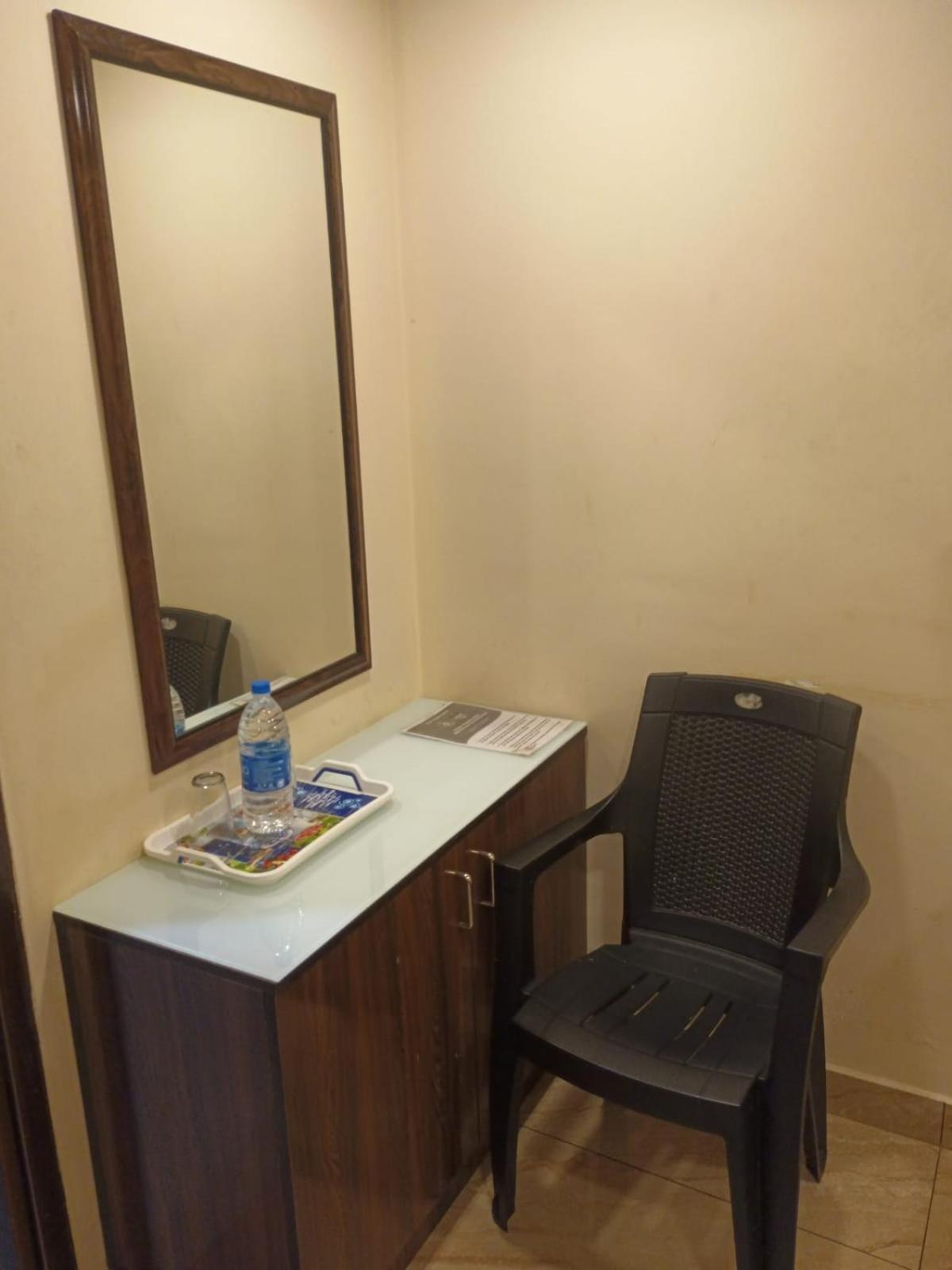 Majestic Inn Thiruvananthapuram Ngoại thất bức ảnh