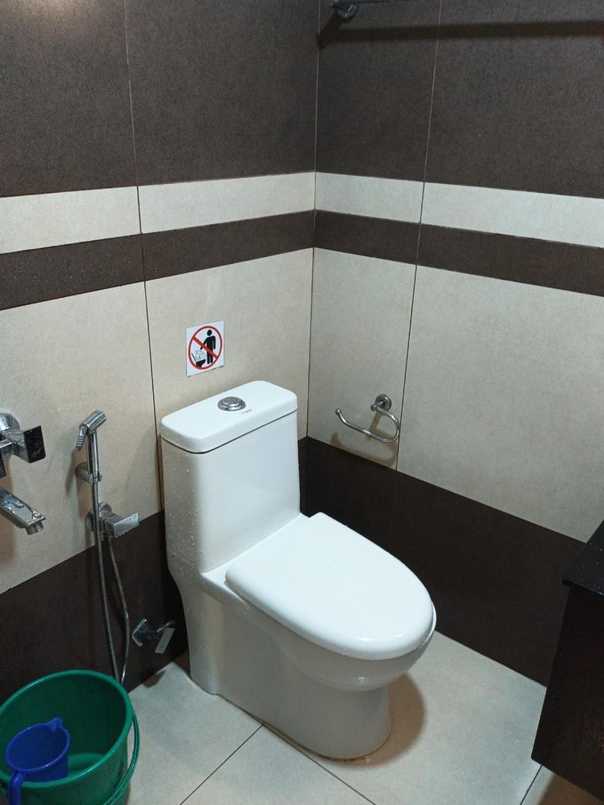 Majestic Inn Thiruvananthapuram Ngoại thất bức ảnh